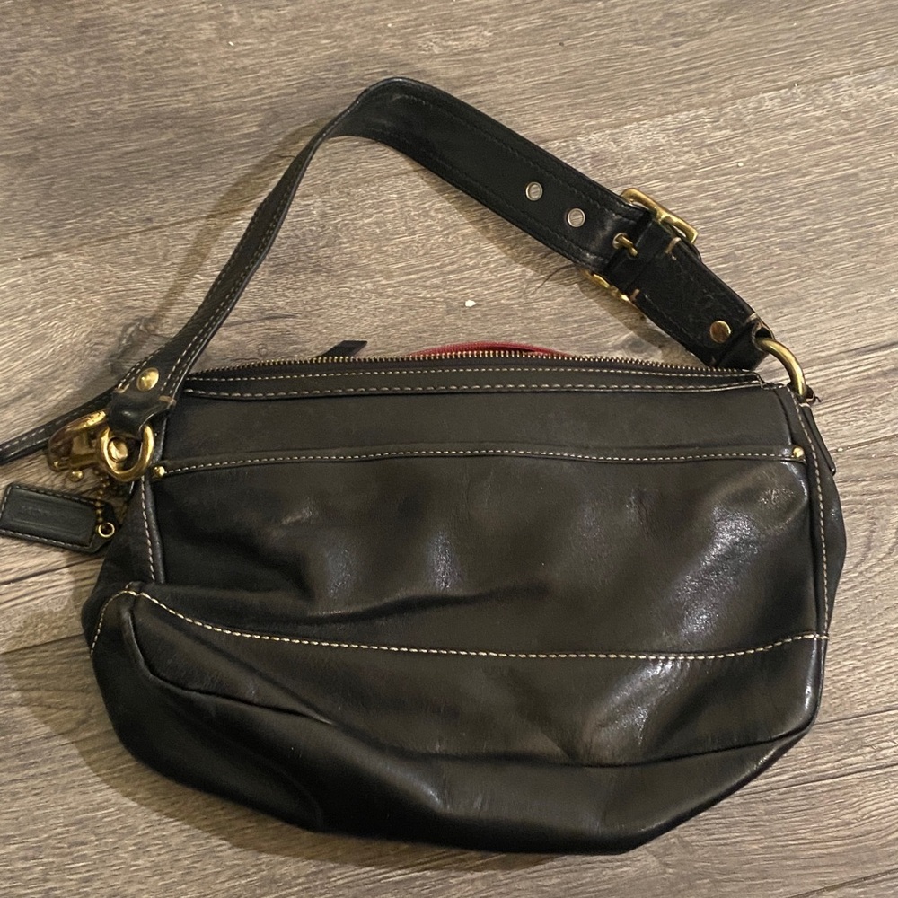 Coach Black Leather Shoulder Bag with Front Turn-Lock Pockets - Picture 3 of 3